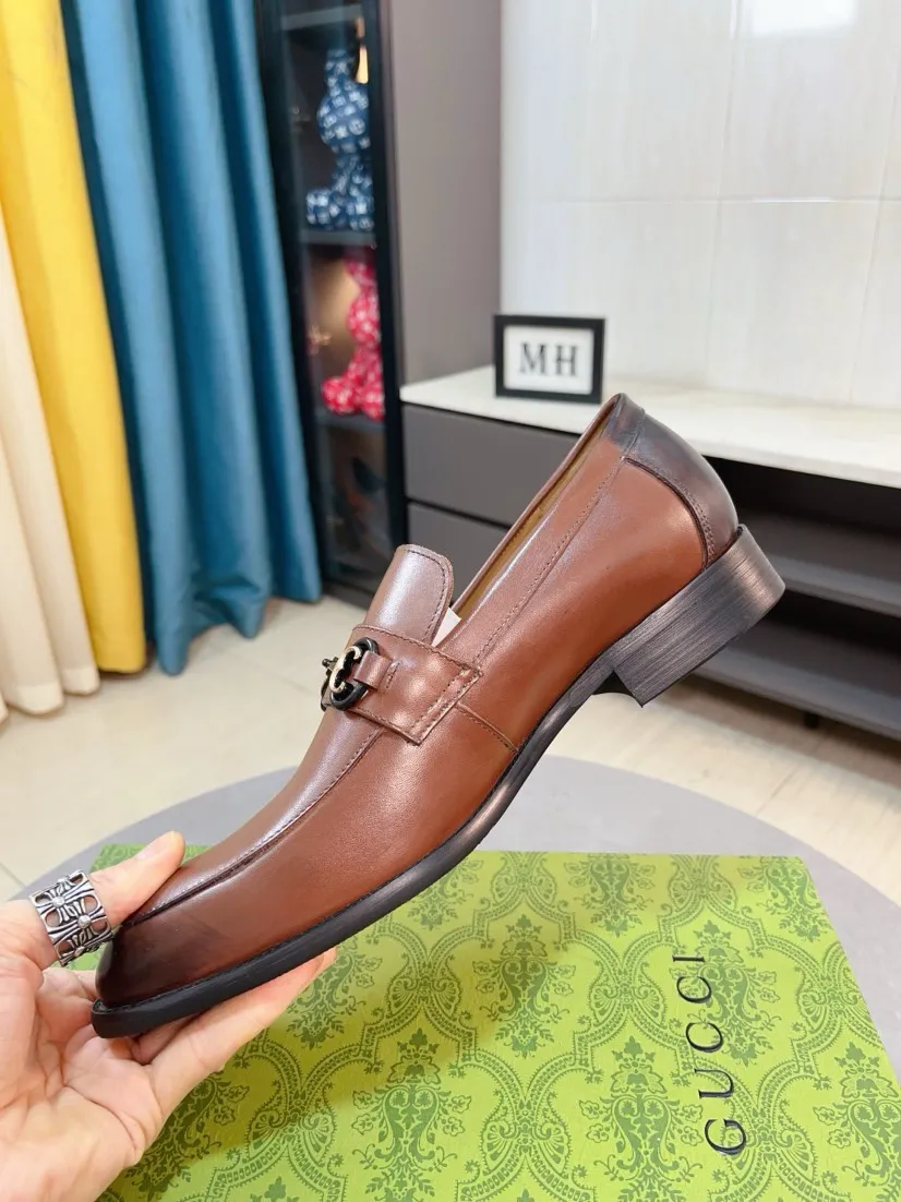 Men's shoes 💰500🌹🌹[GUCCI Gucci] A new style of formal men's leather shoes is coming ~ The original quality upper is made of Italian cowhide➕The leather is soft and delicate, comfortable and soft. The top layer of genuine leather, rubber wear-resistant outsole, the shoe shape is dignified and domineering, and the luxury charm is not concealed! The natural and free nouveau riche leads the trend. Code number: 38-44